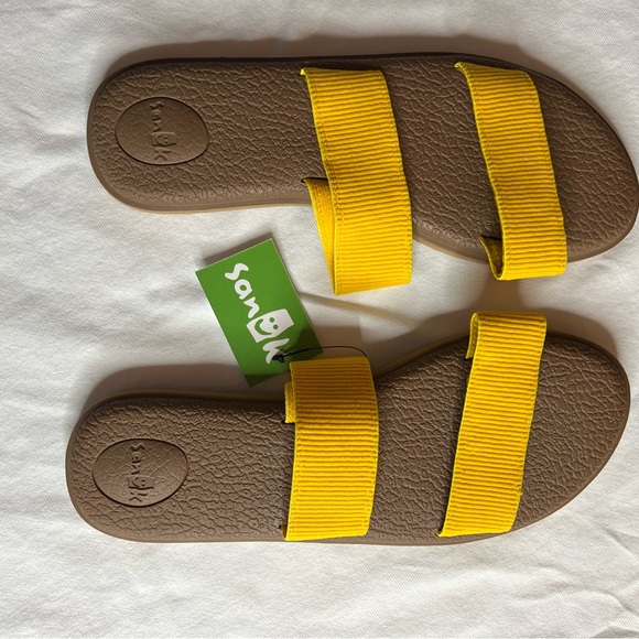 Sanuk Yellow Two Strap Slides. Size 11. NWT. Yoga Gora. - Picture 5 of 5